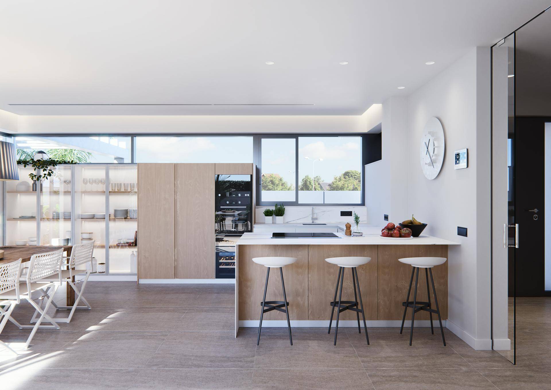 Moderne Küche mit Kochinsel, Frühstücksbar und integrierten Geräten in hellem Design.