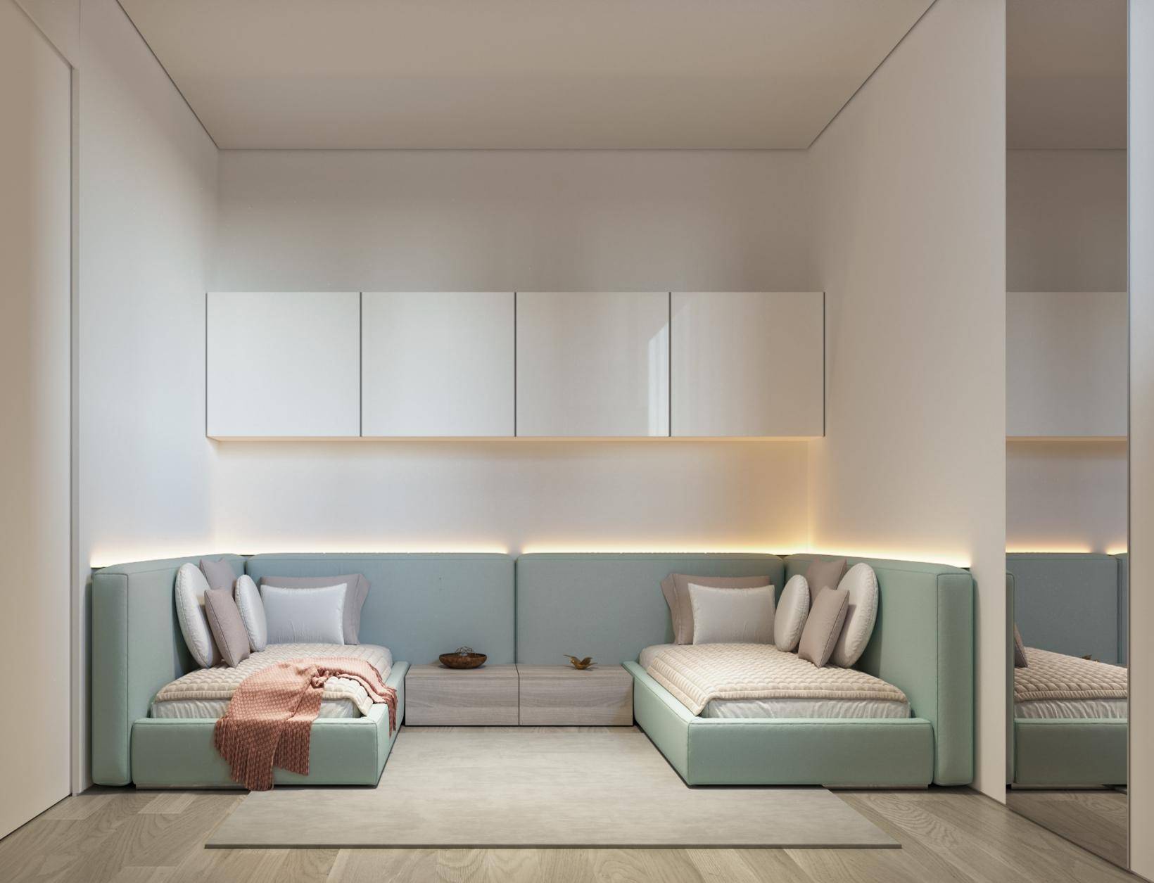 Modernes Schlafzimmer mit zwei Einzelbetten, indirekter Beleuchtung und minimalistischem Design.
