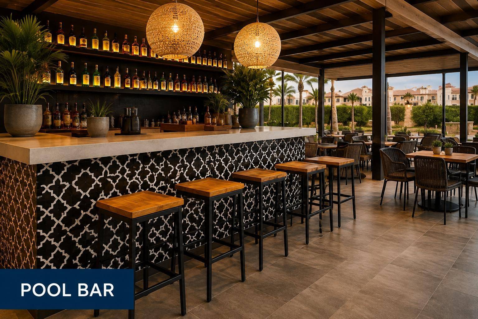 Moderne Poolbar mit stilvoller Einrichtung, Fliesenboden und angrenzendem Außenbereich mit Palmen.
