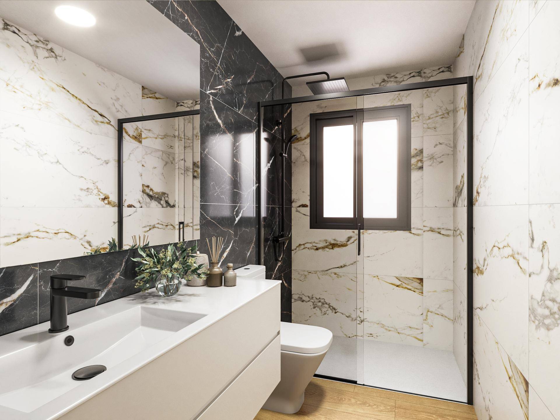 Modernes Badezimmer mit Marmorfliesen, ebenerdiger Dusche und eleganten schwarzen Armaturen.