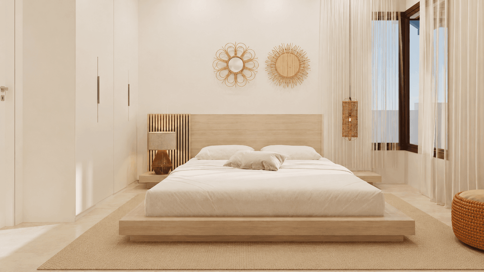 Helles Schlafzimmer mit großem Bett, Holzdetails, Einbauschränken und dekorativen Spiegeln.