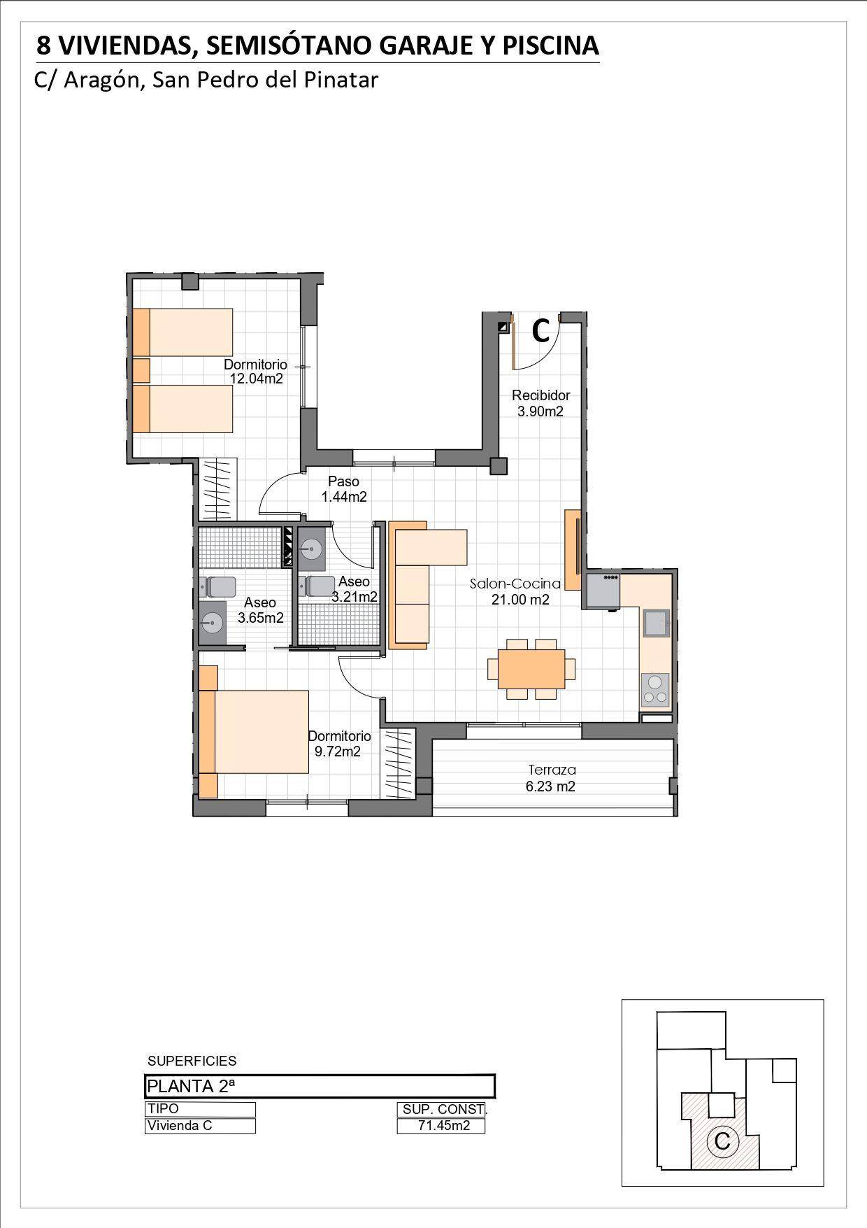 Grundriss der ersten Etage mit zwei Schlafzimmern, Wohnküche und Terrasse.