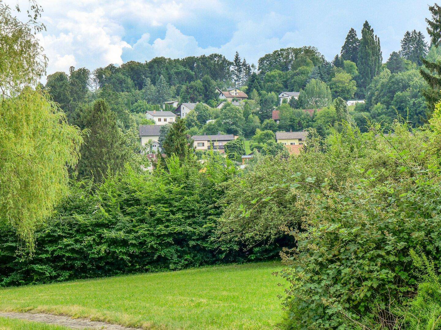 Bauland Wohngebiet mit idyllischen Blickachsen - 2.493 m² im Wienerwald - Mehr