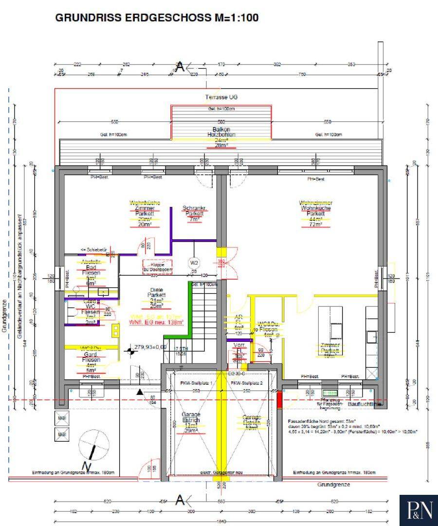 Grundriss des Erdgeschosses mit Garage, Wohnbereich und Zugang zu Balkon und Terrasse.