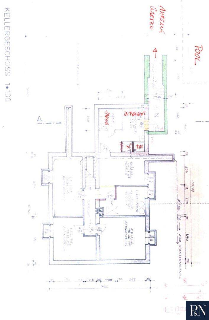 Grundriss des Kellergeschosses mit direktem Zugang zum Garten und einem eingezeichneten Poolbereich.