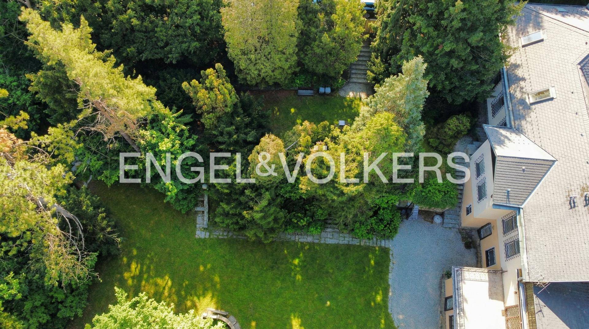 Villa Julia – Historische Liegenschaft mit großem Grundstück und Entwicklungspotenzial in Klosterneuburg Weidling - Ansicht 5
