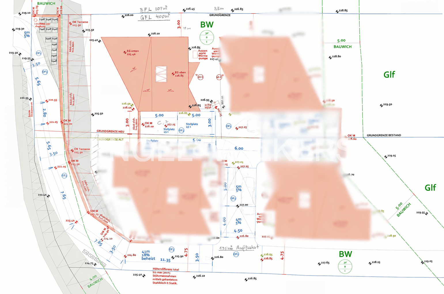 Detaillierter Grundriss mit Maßen und eingezeichneten Bereichen für die zukünftige Bebauung.