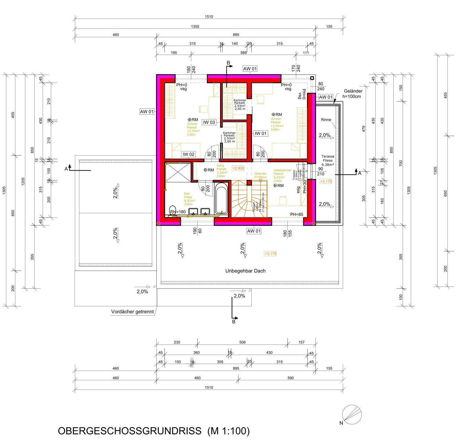 Grundriss des Obergeschosses mit drei Schlafzimmern und einem Badezimmer.