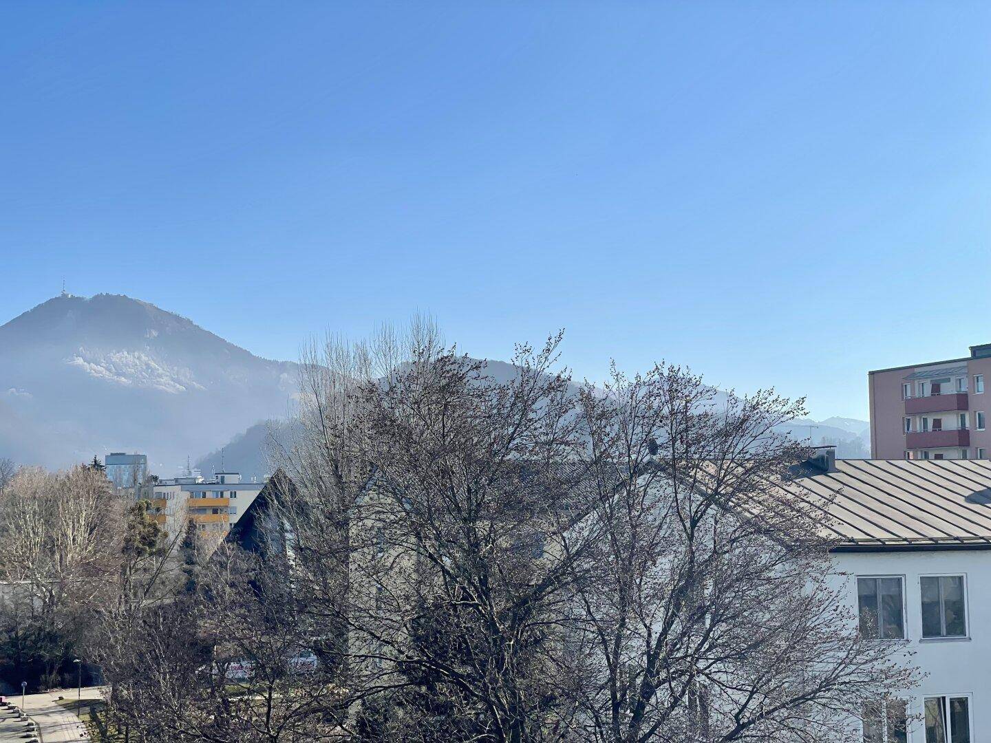 Bergblick aus der Wohnung auf Gaisberg und Nockberg!