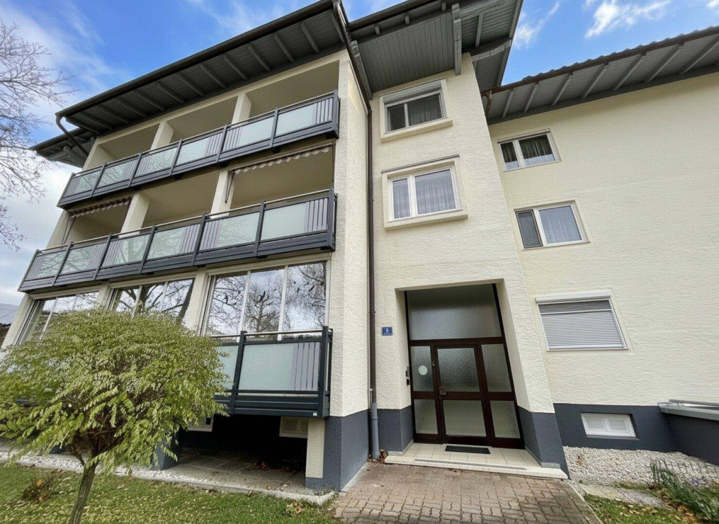 Ruhe und Infrastruktur – Ihre 2-Zimmer-Wohnung mit Loggia und Garage in Oberndorfer Bestlage, Zweitwohnsitz erlaubt! - Ansicht 2