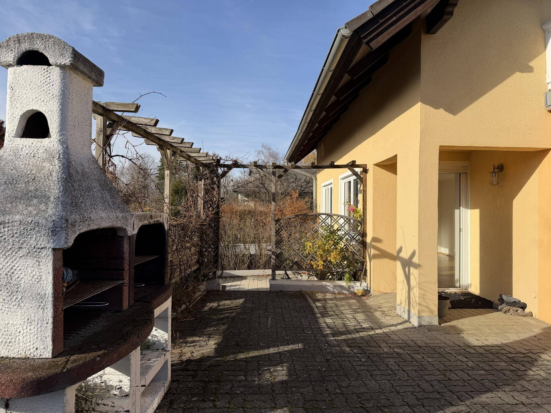 Charmantes Haus mit Schwimmteich - Ansicht 4