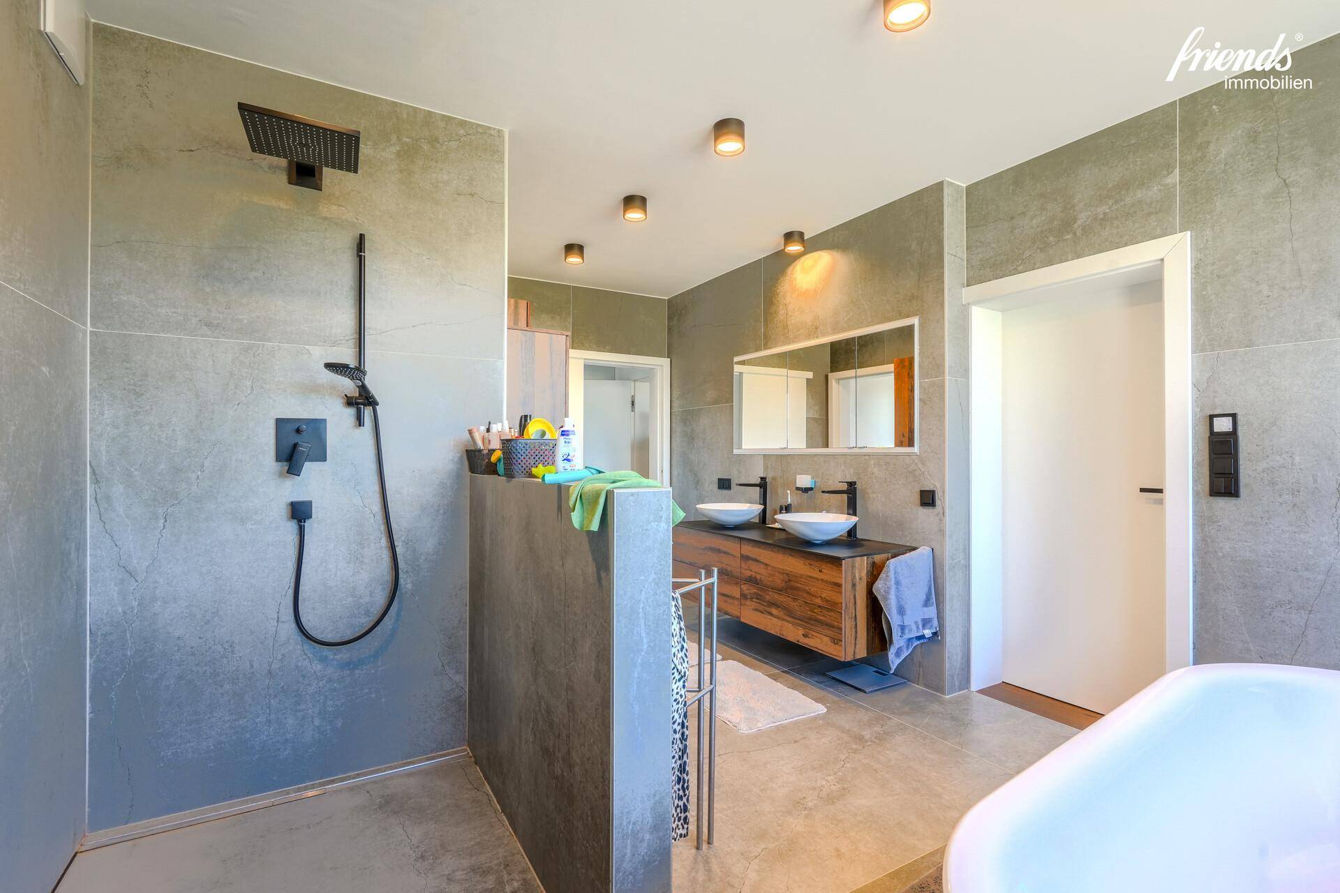 Badezimmer1.jpg