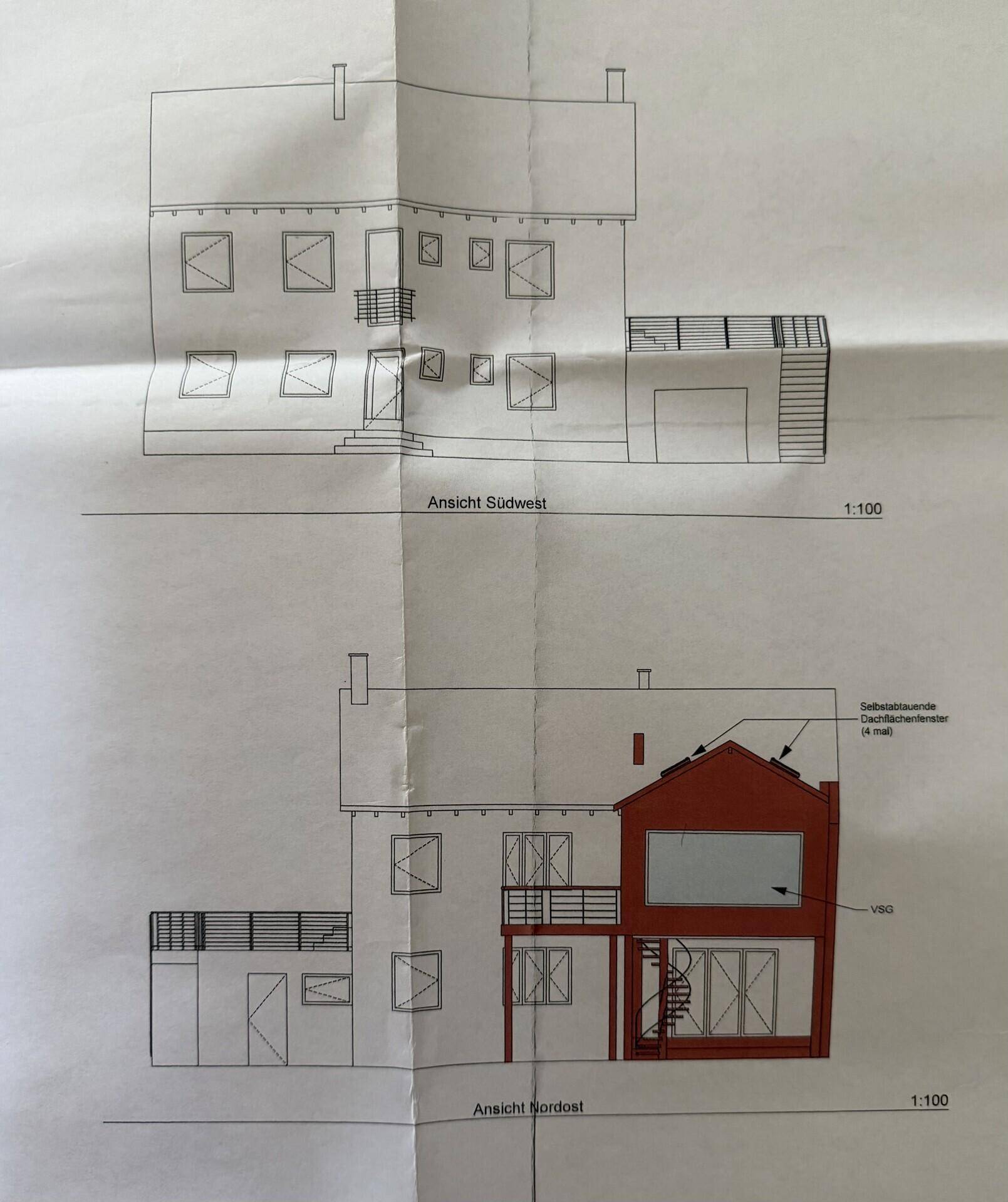 Architektonische Ansichten des Gebäudes von Südwest und Nordost mit Balkonen und Treppen.
