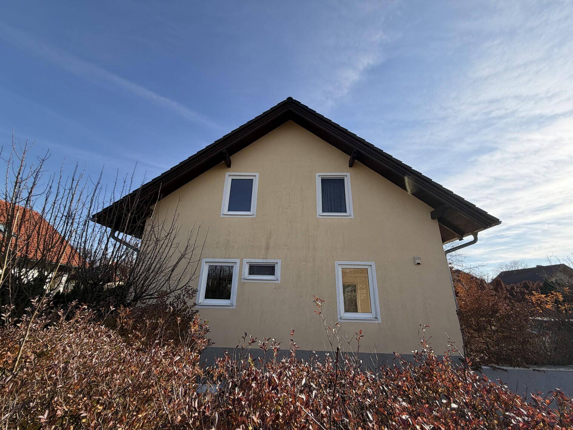Charmantes Haus mit Schwimmteich - Mehr