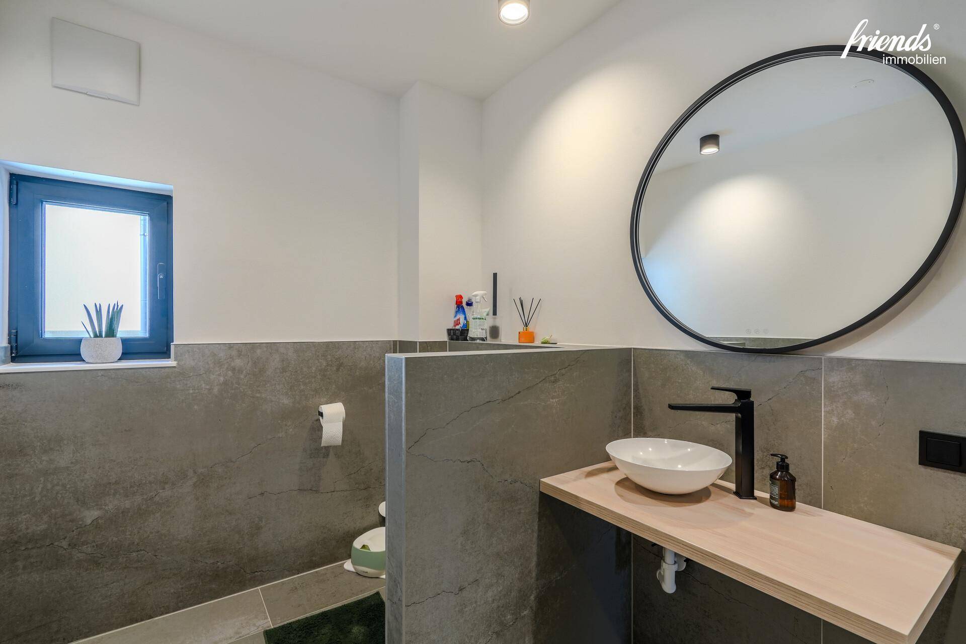 Badezimmer_EG.jpg