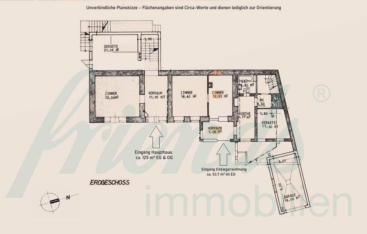 Grundriss des Erdgeschosses mit Zimmern, Bad, Küche und Garage.