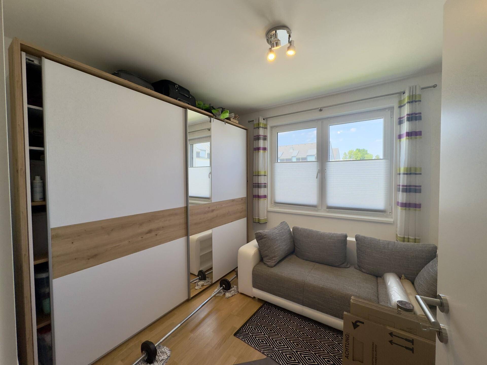 Schlafzimmer 1