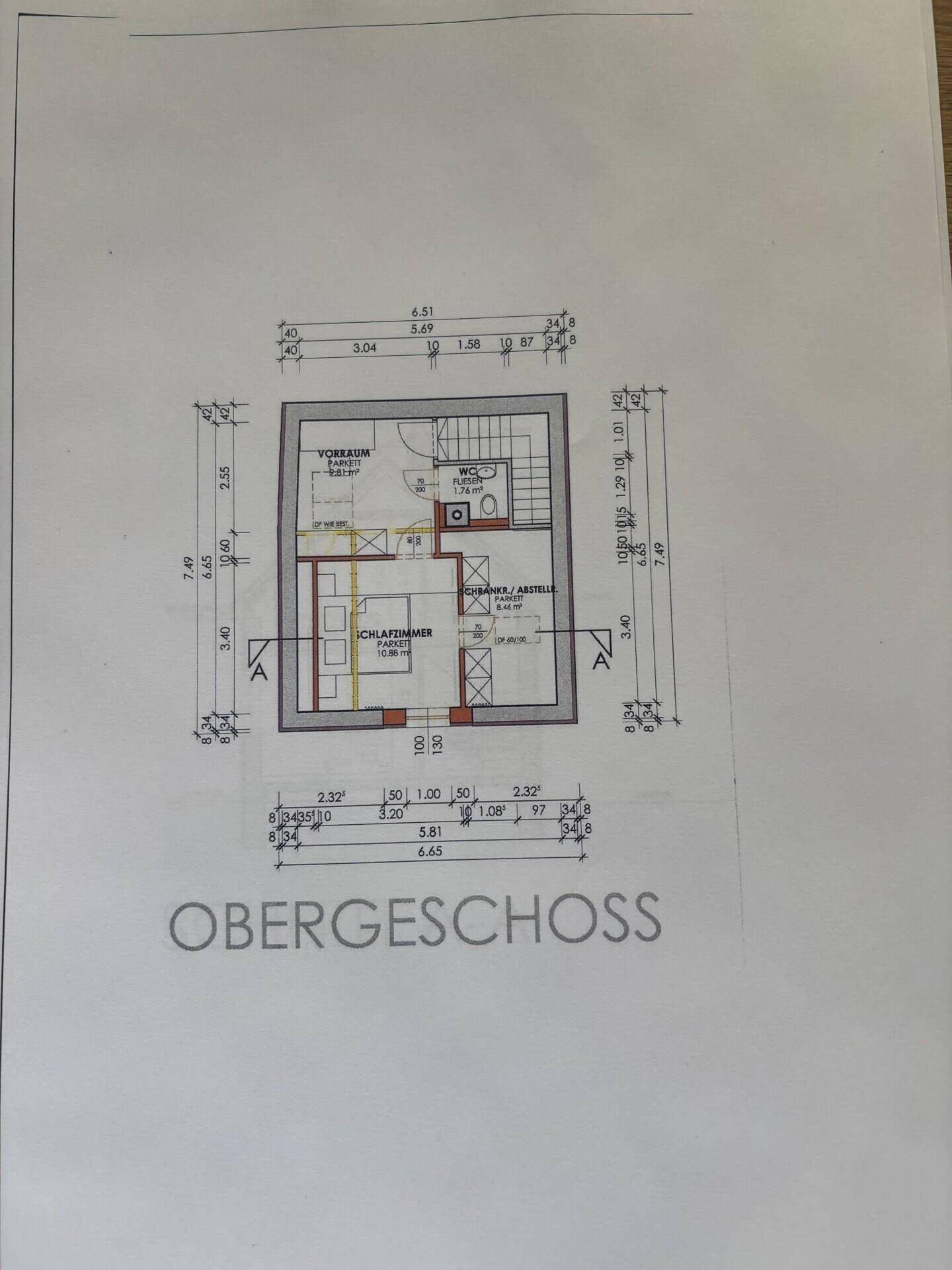 Grundriss des Obergeschosses mit Schlafzimmer, WC und Abstellraum.