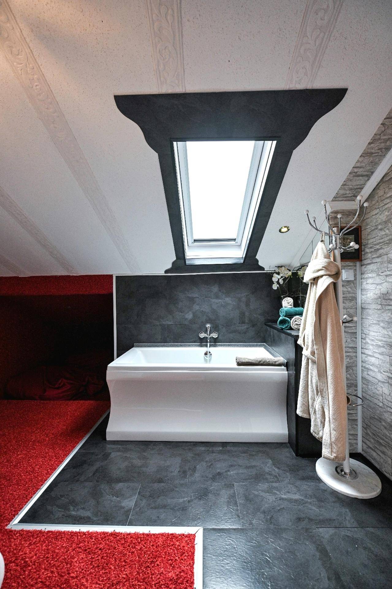 "Kniebiss" Badezimmer