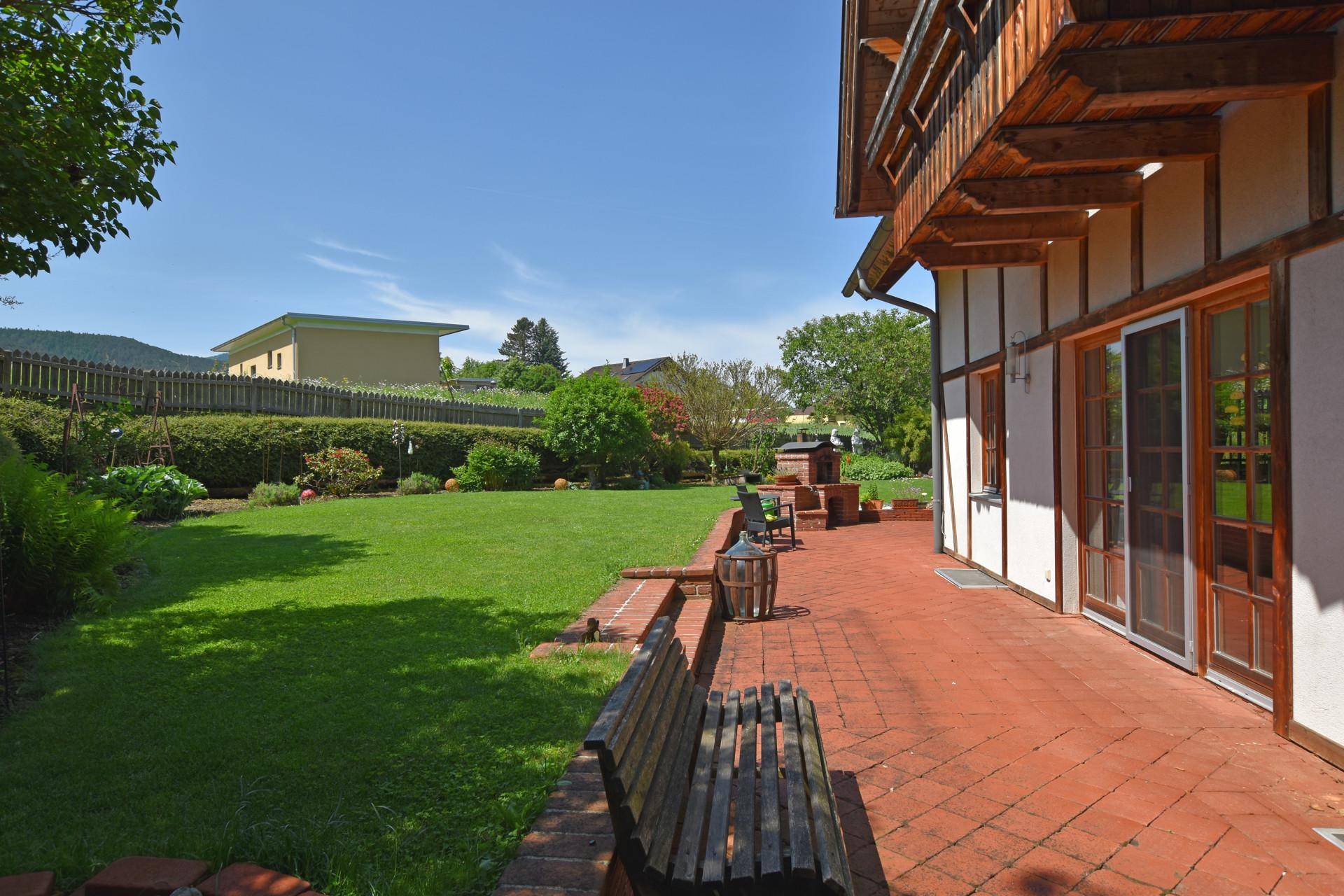 Terrasse und Garten