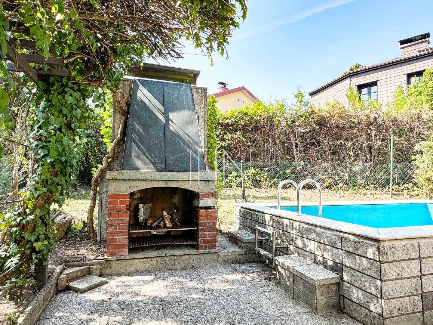 Grillplatz und Pool