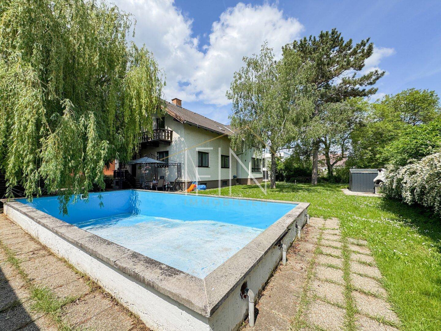 Pool mit Garten