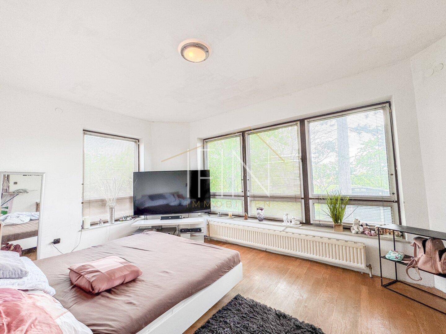 UG Schlafzimmer 1