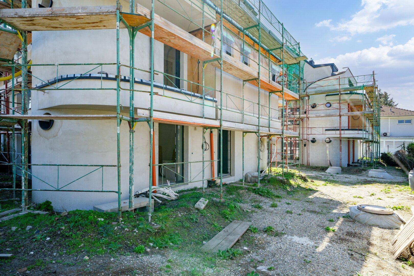Fassade, Hauseingang, Stand April 2025