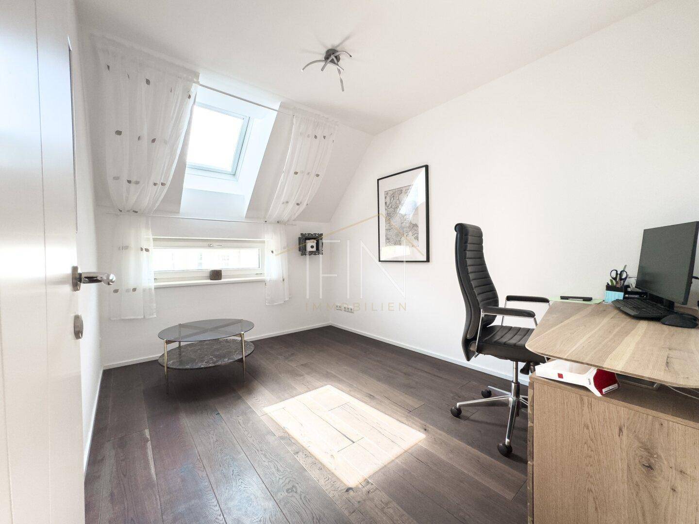 Zimmer 3-Home Office Bereich