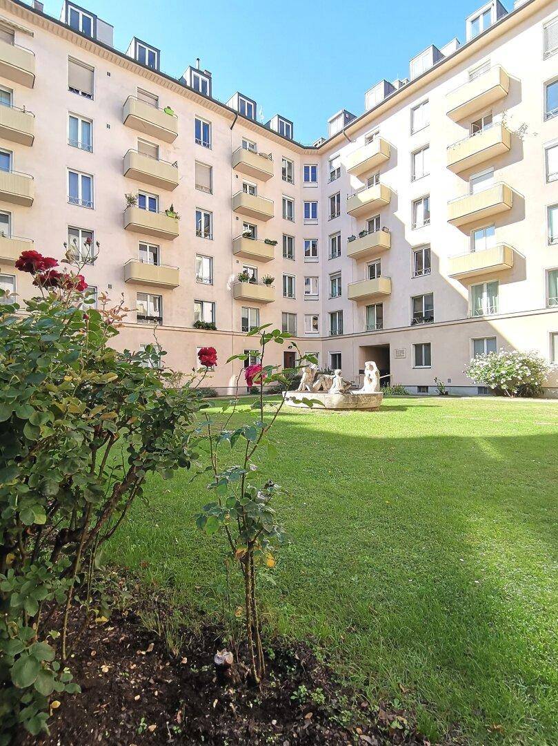Garten rund um die Wohnung