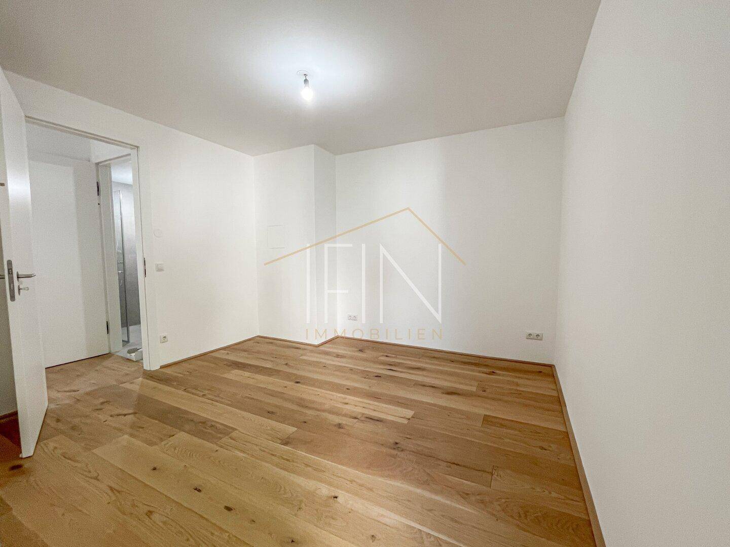 OG Schlafzimmer 1 mit Balkon