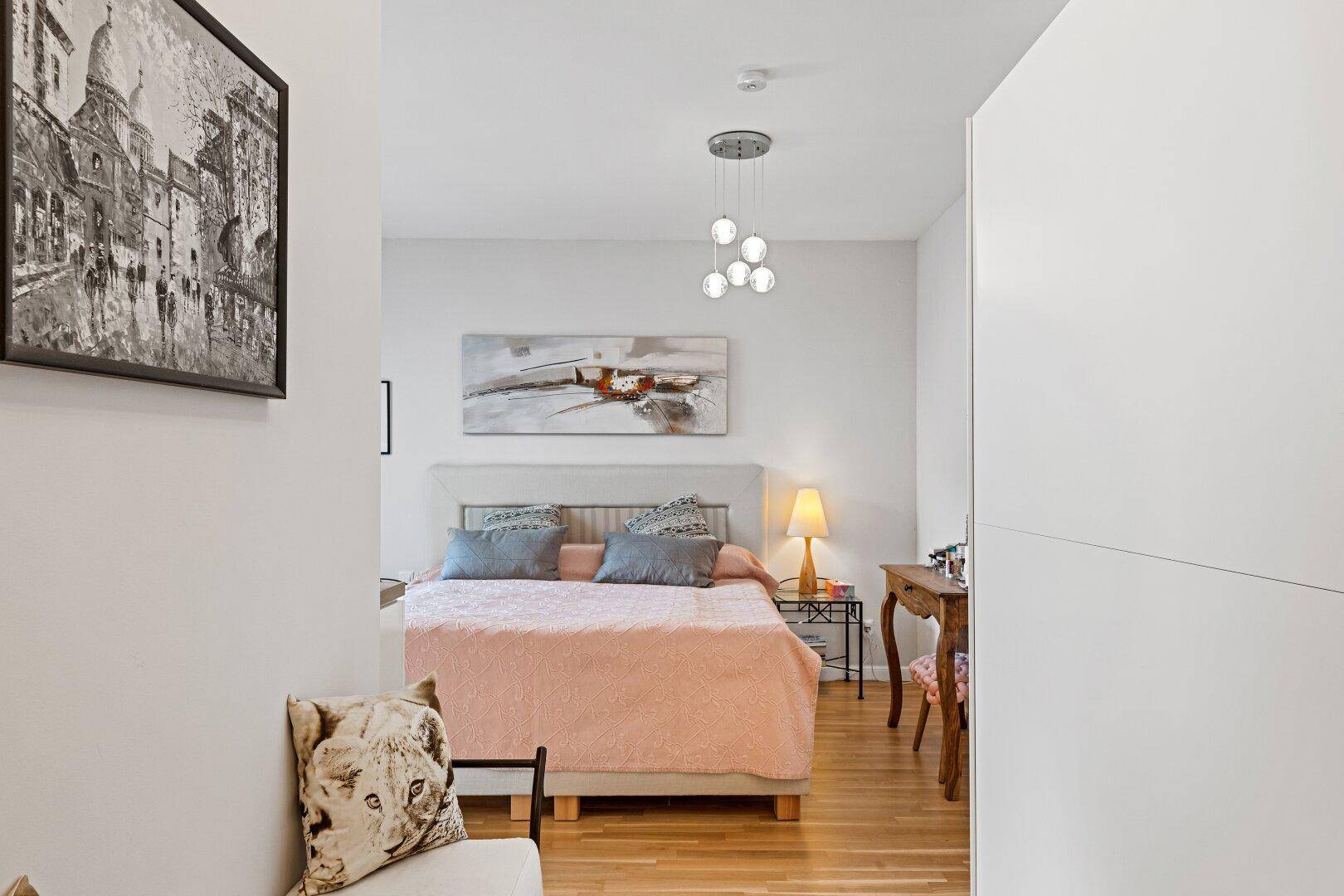 Schlafzimmer (Zimmer 2)