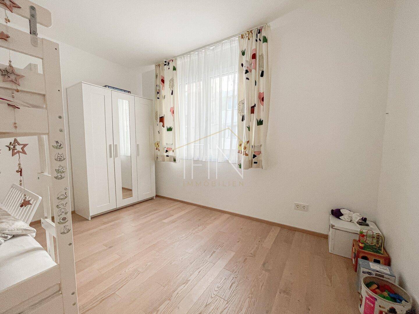 Schlafzimmer 2