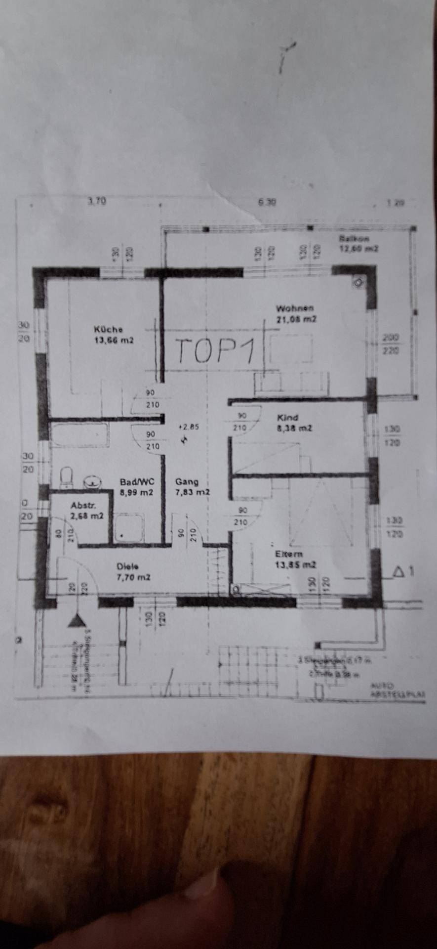 Detaillierter Grundriss der Wohnung mit Raumaufteilung und Flächenangaben.