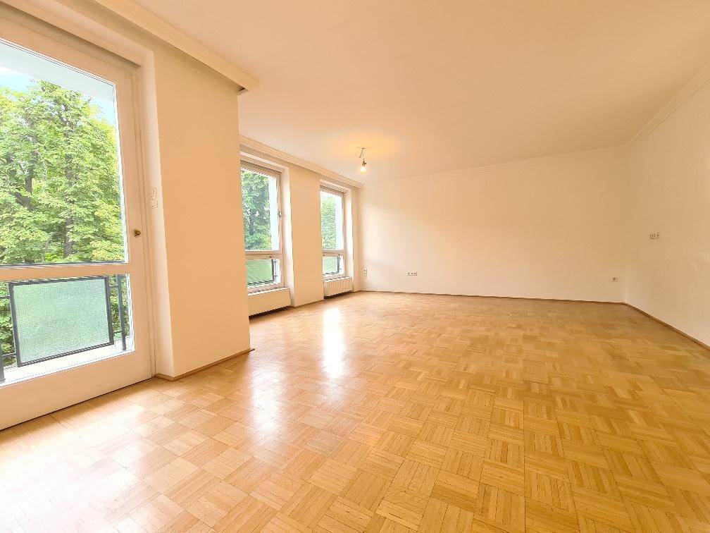 Flat with 2 loggias, 94 m², 6 rooms, Wieden, Wieden