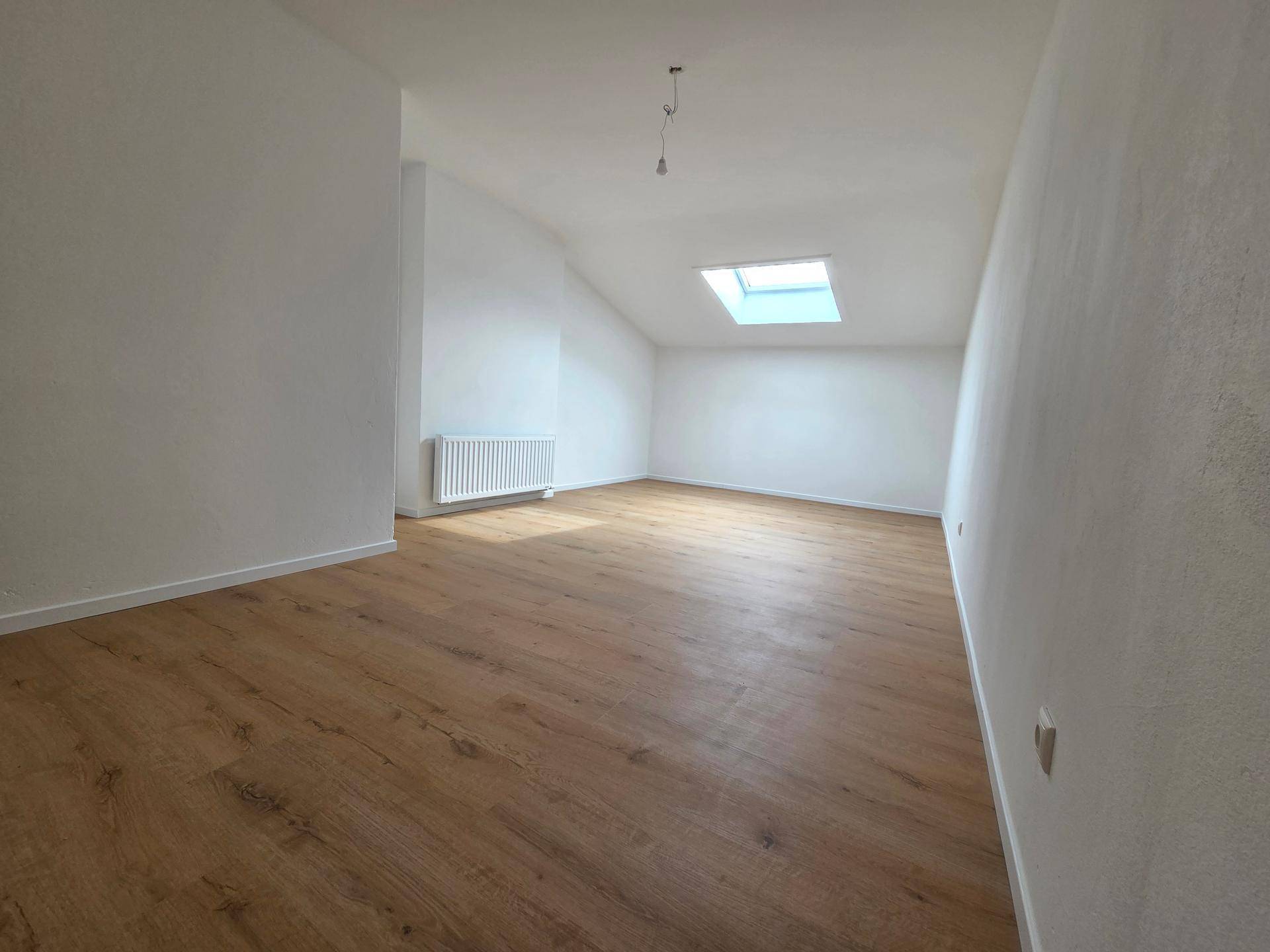 Erstbezug nach Sanierung – moderne / helle 3-Zimmer-Dachgeschosswohnung in Taxenbach – pohled 3