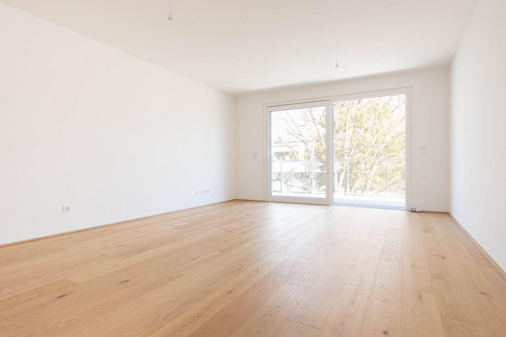 ERSTBEZUG: HOCHWERTIG AUSGESTATTETE 3-ZIMMER-WOHNUNG MIT SONNIGEM BALKON – pohled 3