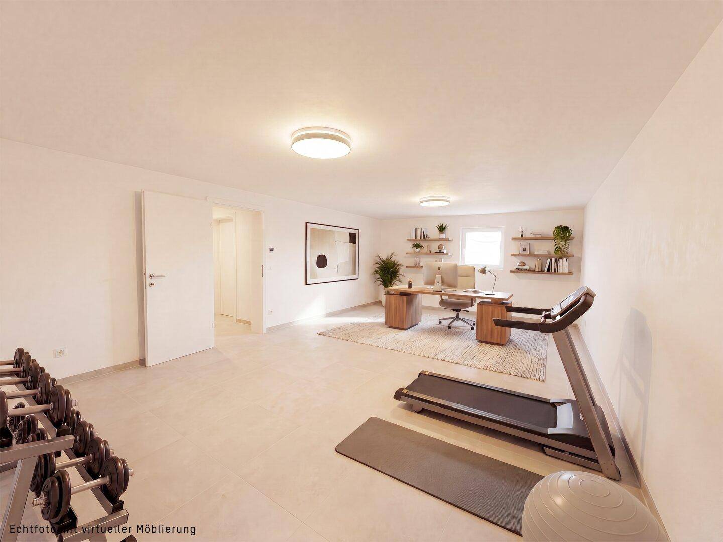 Großer Raum, virtuell als Fitness- und Arbeitsbereich eingerichtet, mit Fliesenboden.