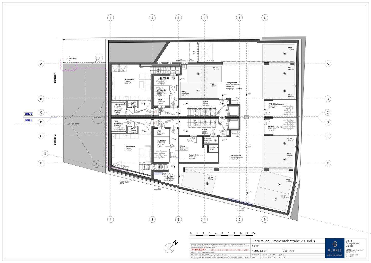 Detaillierter Grundrissplan eines Neubaus mit mehreren Wohneinheiten, Balkonen, Terrassen und Tiefgarage.