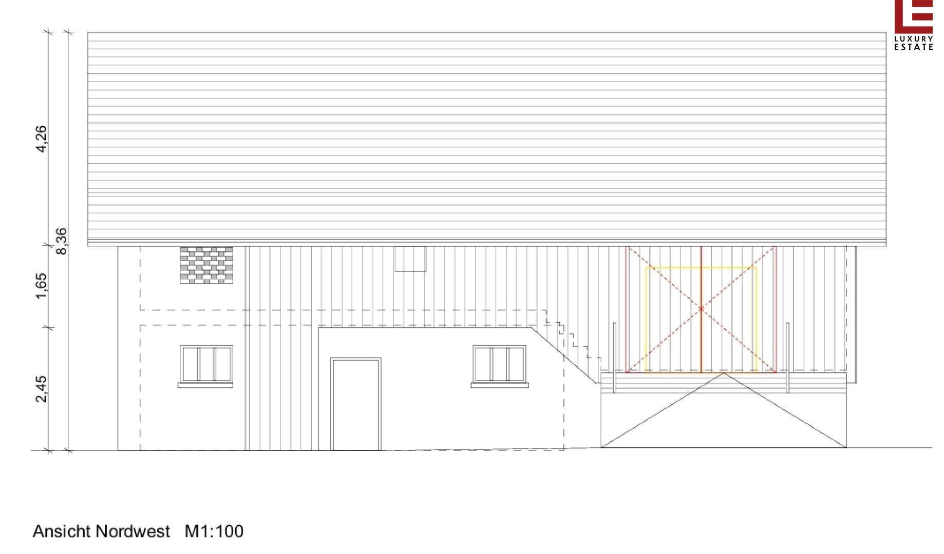 Nordwest-Ansicht des Gebäudes mit Treppe und verschiedenen Fensteröffnungen.