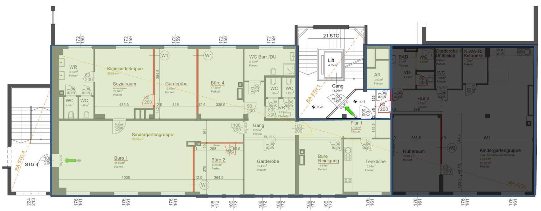 Detaillierter Grundriss einer Büroetage mit verschiedenen Büroräumen und Sanitäranlagen.