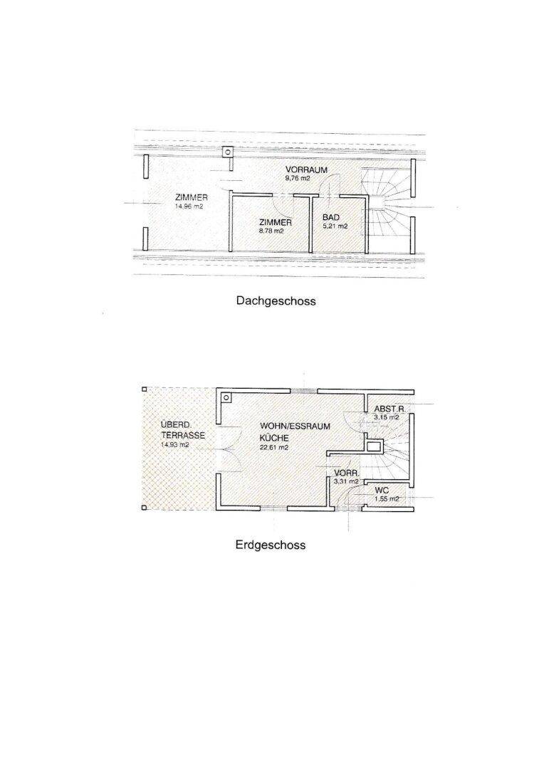 Grundrisse des Dachgeschosses und Erdgeschosses mit Wohn-/Essbereich, Küche, Bad und Terrasse.