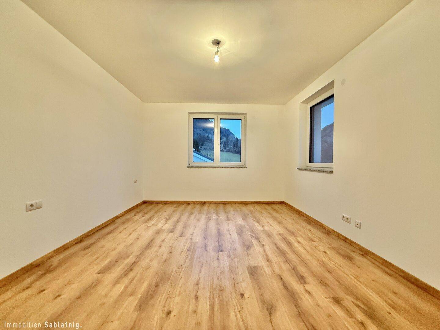 HELLES SCHLAFZIMMER