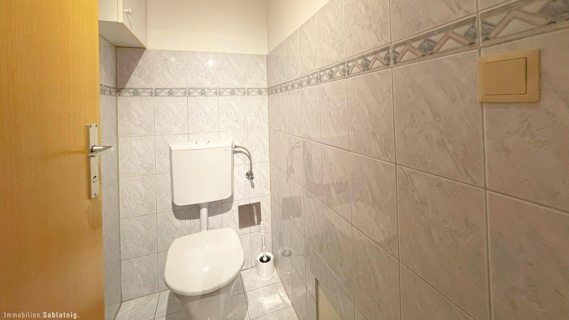 GROSSE TOILETTE