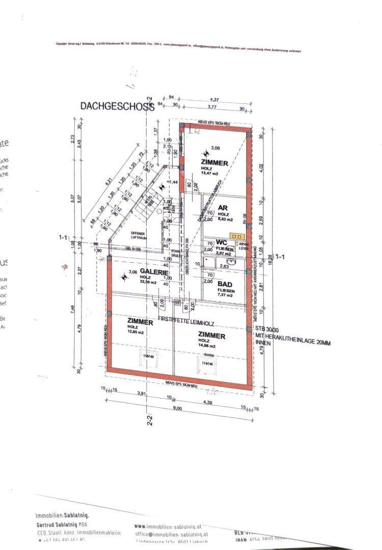 Grundriss des Dachgeschosses mit Zimmern, Bad, WC und einer Galerie.