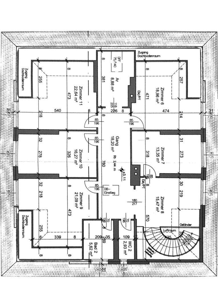 Grundriss des Obergeschosses mit mehreren Zimmern, Bad, WC und Dachbodenzugang.