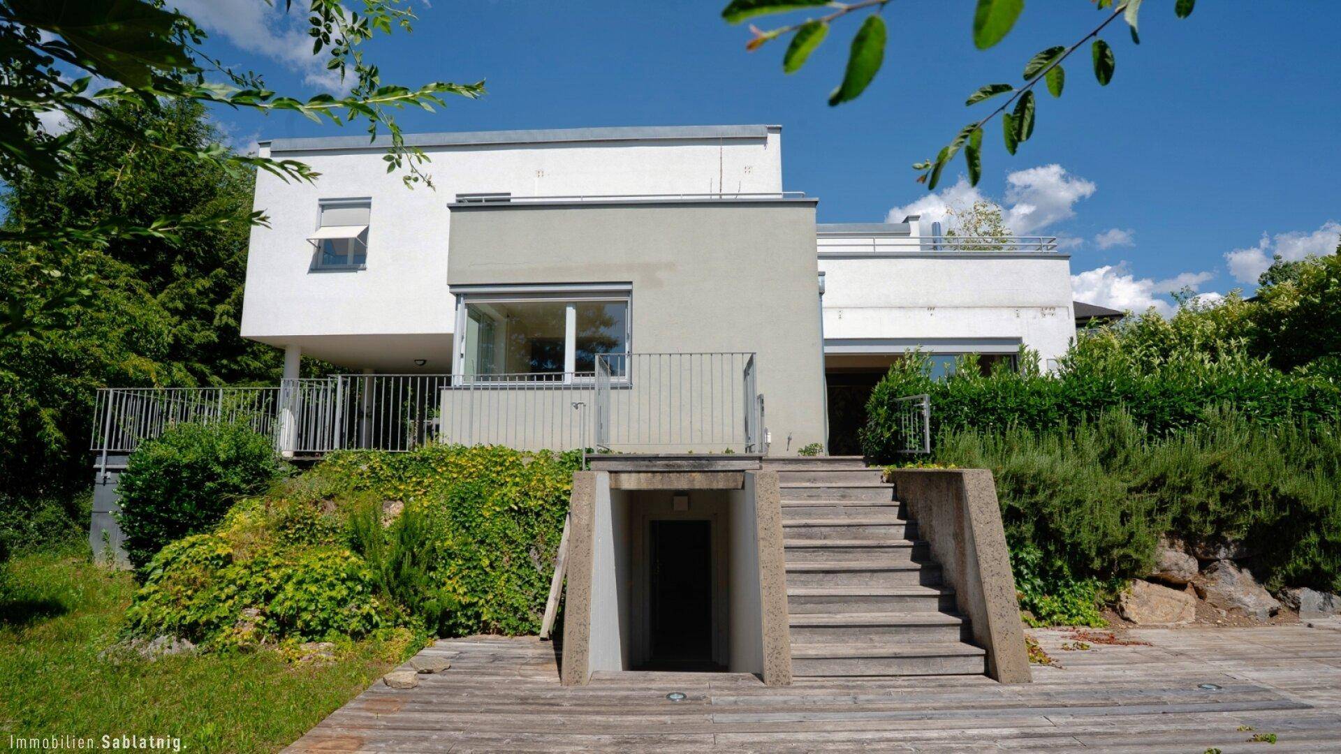 Exklusive Architektenvilla mit Pool &amp; Wellness in privilegierter Aussichtslage von Graz-Waltendorf! - Ansicht 3