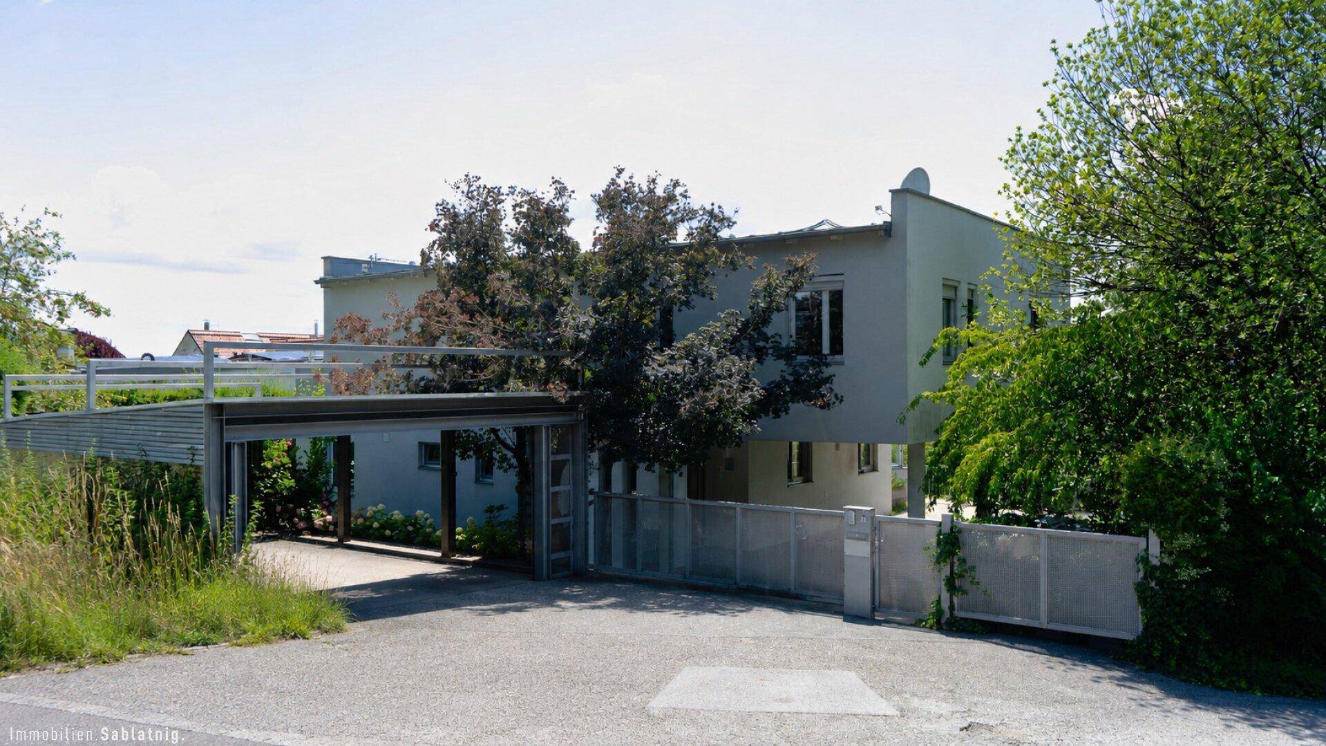 Exklusive Architektenvilla mit Pool &amp; Wellness in privilegierter Aussichtslage von Graz-Waltendorf! - Mehr