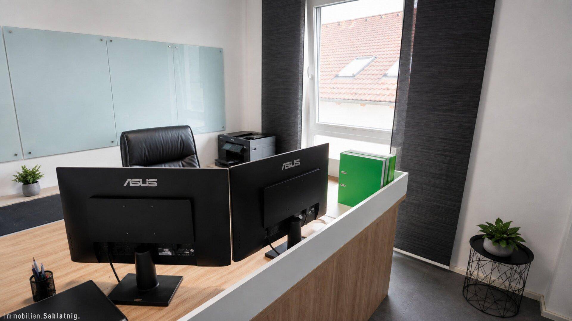 BÜRO 2 OG