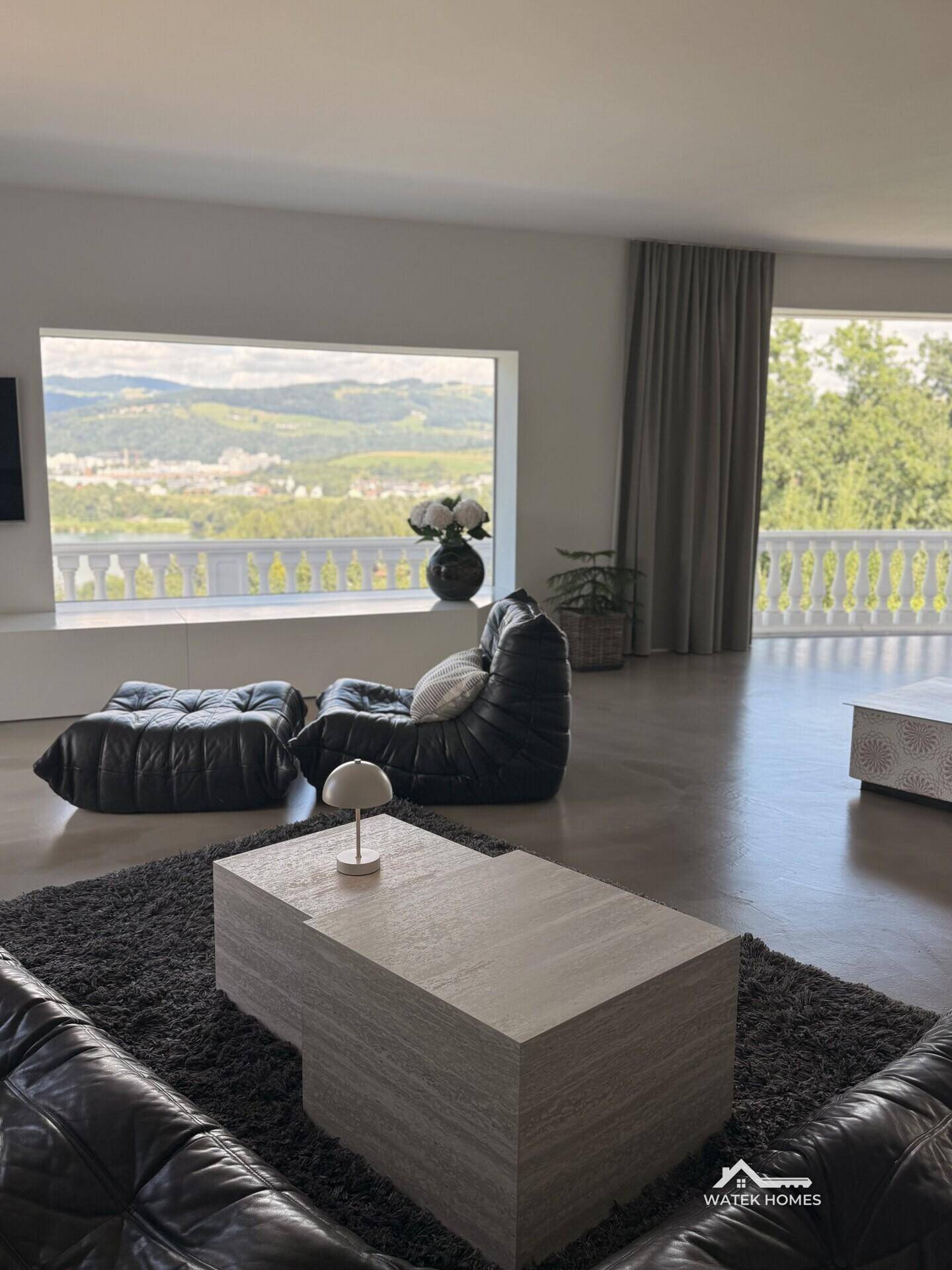 Wohnbereich mit westseitigem Panoramafenster